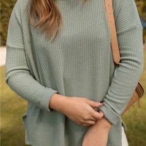 Carly Jean Los Angeles Evelyn Sweater